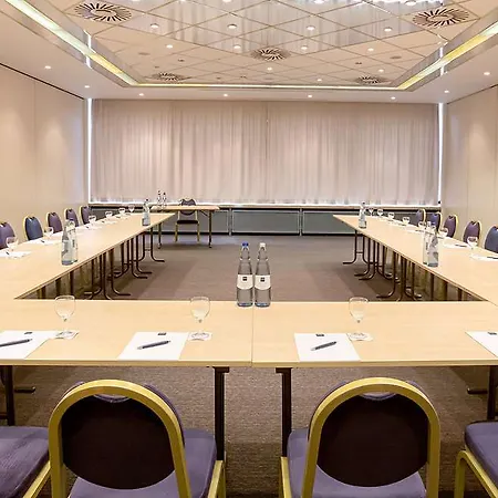 Essential Vahr Szálloda *