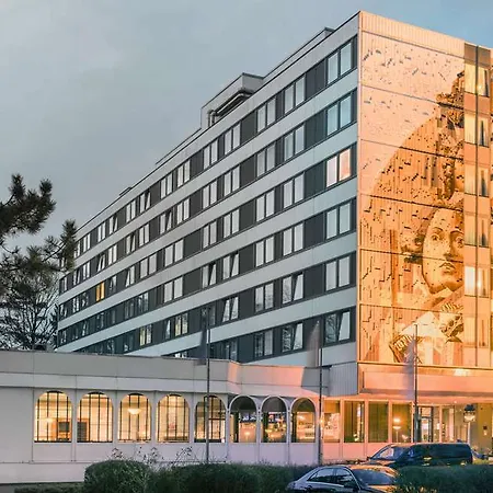 Essential Vahr Szálloda